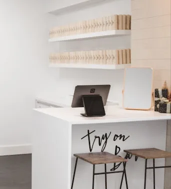 Consider a minimalist store design for your brick and mortar