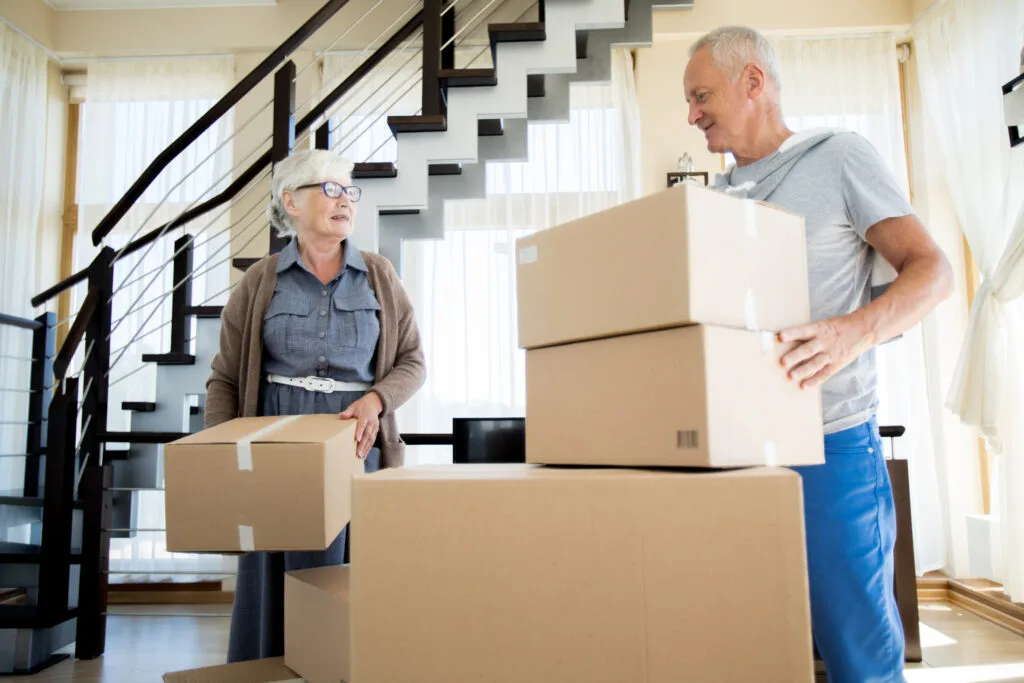 How Senior Movers in Vancouver Handle Downsizing with Care