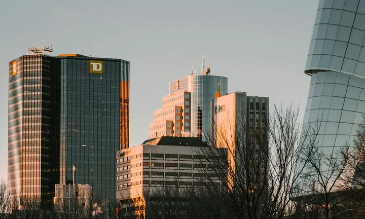 Winnipeg skyline for moving services in Winnipeg