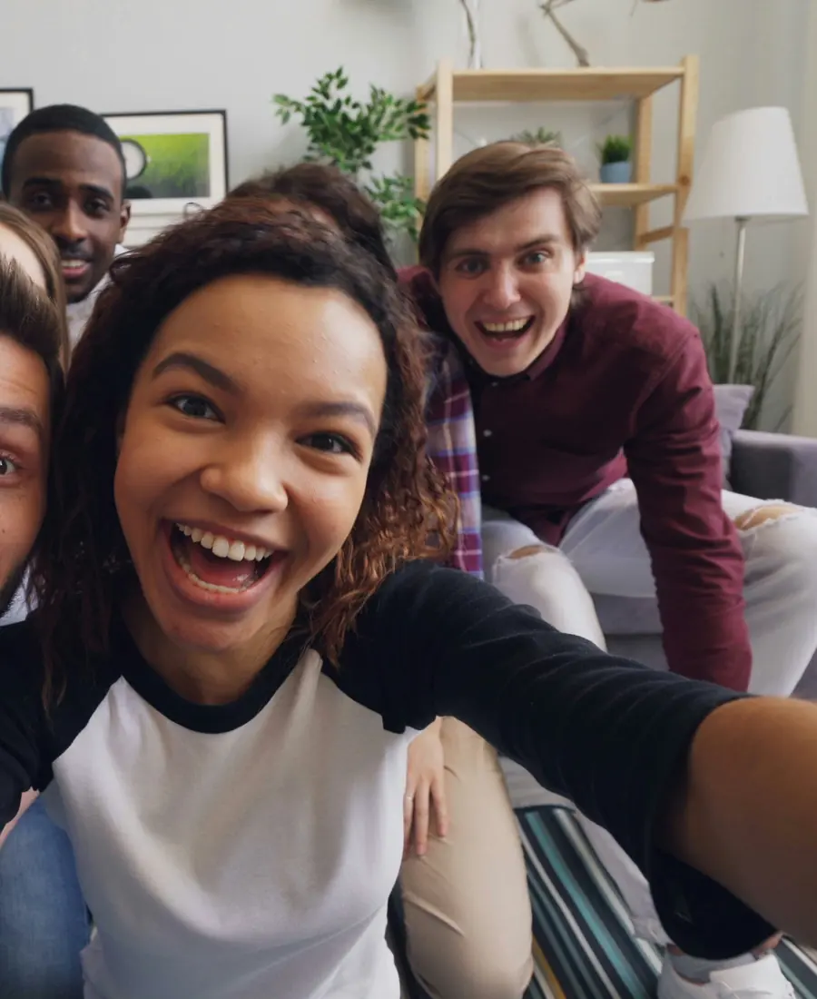 Happy Montreal customers together after a move